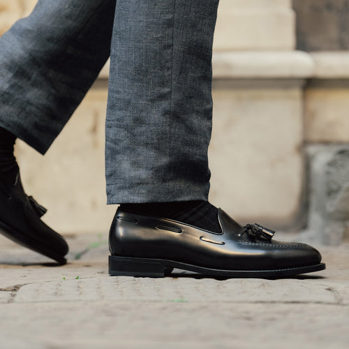 Velasca Mocassini con nappine neri, in pelle cordovan