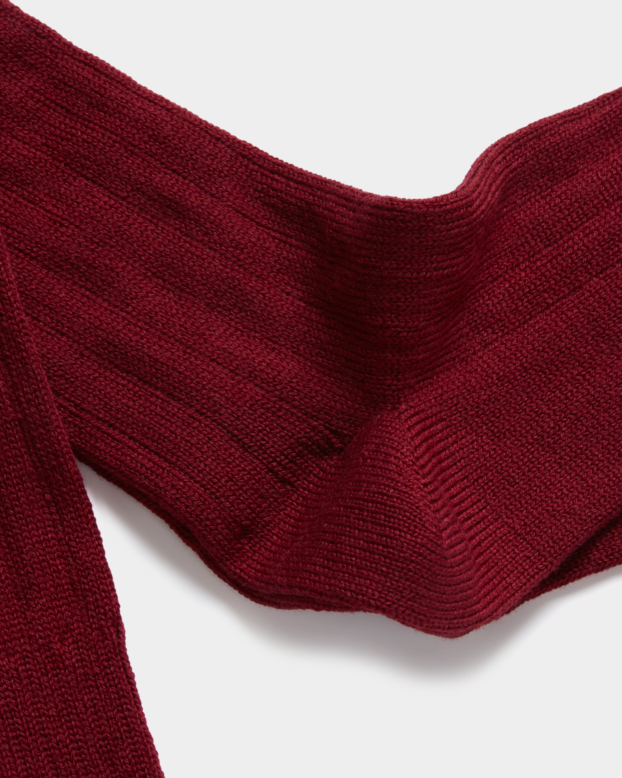 Calza Lunga Cashmere, Seta e Lana Rosso Cardinale – - Stile Sartoriale Calza Lunga Cashmere, Seta e Lana Rosso Cardinale – - Stile Sartoriale